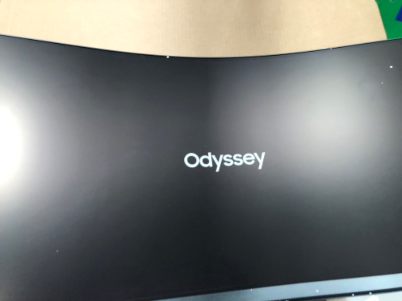 Photo 3 of SAMSUNG 32" Odyssey Neo G8 4K UHD 240Hz 1ms G-Sync 1000R Curved Gaming Monitor, Quantum HDR2000, AMD FreeSync Premium Pro, Matte Display, Ultrawide Game View, DisplayPort, HDMI, Black & White, 2022 Black & White 32-inch Neo G8 FreeSync 240Hz