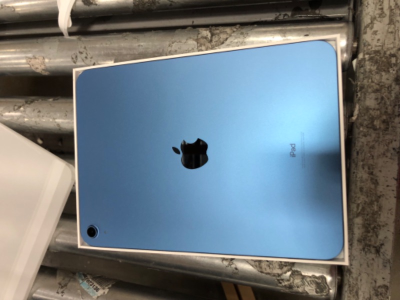 Photo 5 of Apple iPad (10th Generation): with A14 Bionic chip, 10.9-inch Liquid Retina Display, 64GB, Wi-Fi 6, 12MP front/12MP Back Camera, Touch ID, All-Day Battery Life – Blue
