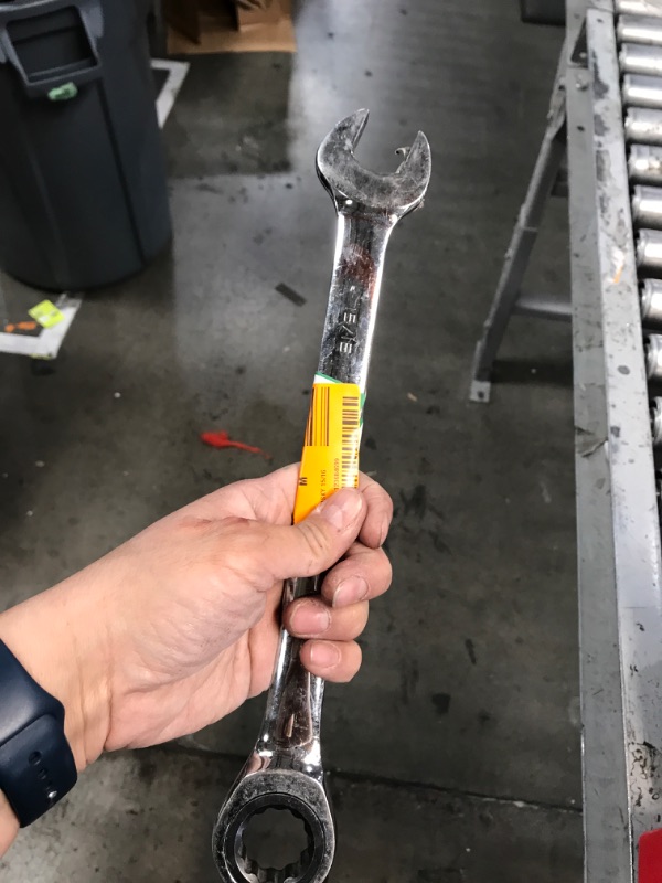 Photo 2 of 15/16 in. 12-Point SAE Ratcheting Combination Wrench
