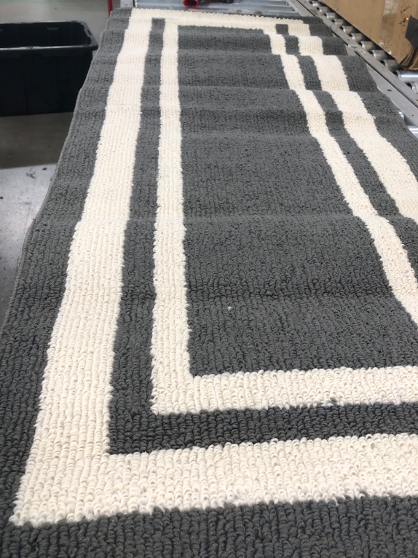 Photo 1 of 2ft x5ft grey and beige rug