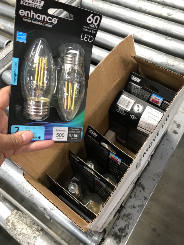 Photo 2 of 6 of- Feit Enhance B10 E26 (Medium) Filament LED Bulb Daylight 60 Watt Equivalence 2 Pk
