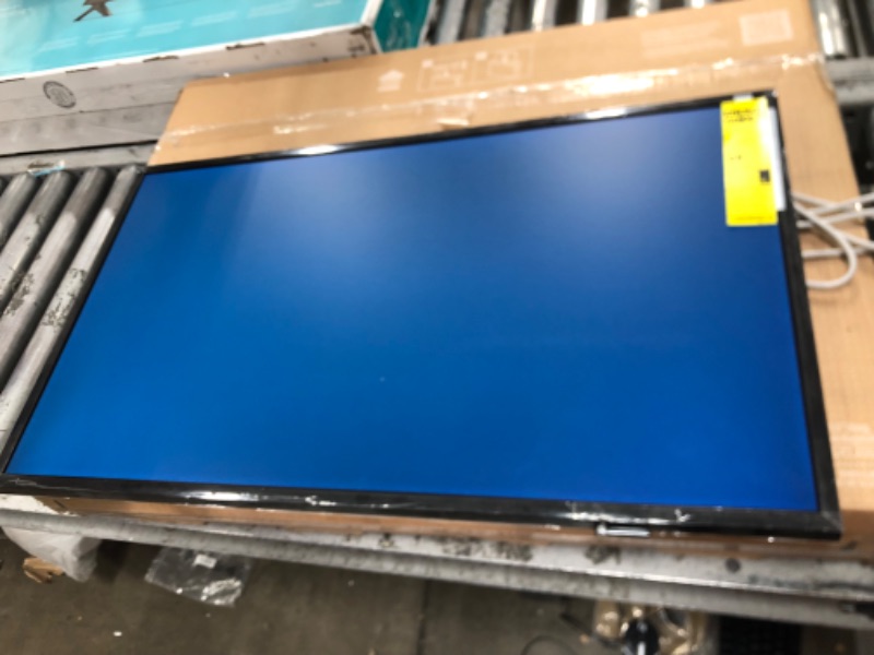 Photo 4 of DAMAGED FRAME**SAMSUNG 32-Inch Class QLED The Frame LS03C Series, Quantum HDR, Art Mode, Anti-Reflection Matte Display, Slim Fit Wall Mount Included, Smart TV w/Alexa Built-in (QN32LS03CB, Latest Model)
