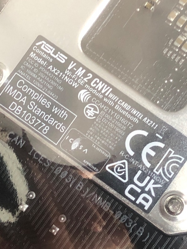 Photo 4 of ASUS ROG Strix Z690-E Gaming WiFi 6E LGA 1700(Intel 12th Gen)ATX gaming motherboard(PCIe 5.0,DDR5,2.5 Gb LAN,Thunderbolt 4,5xM.2,1xPCIe 5.0 M.2,ROG Hyper M.2 Card,Front panel USB 3.2 Gen 2x2 Type-C)