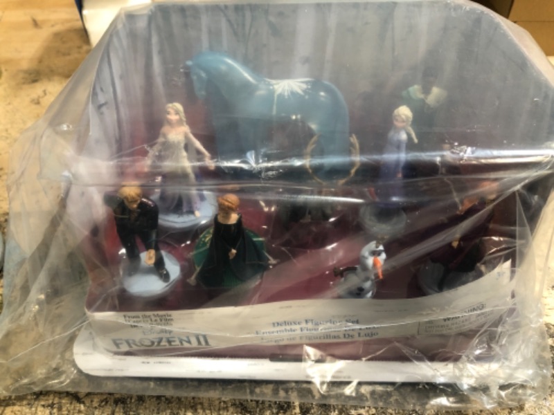 Photo 2 of Disney Frozen 2 Figure Play Set