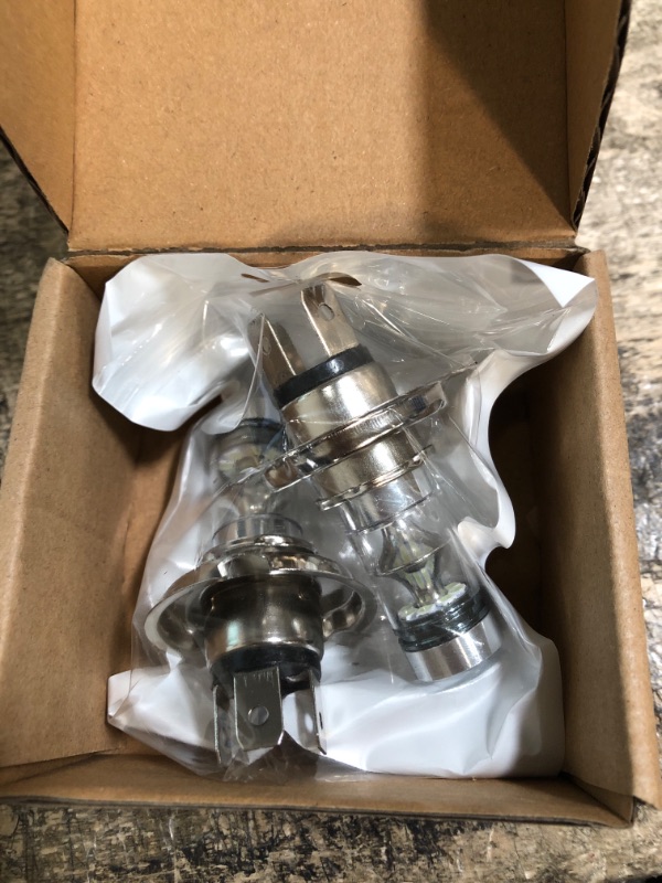 Photo 1 of Silscvtt 2 Pcs H4 9003 8000K Ice Blue 100W Headlights Bulb Replacement for Suzuki GSXR 1000 2001-2002