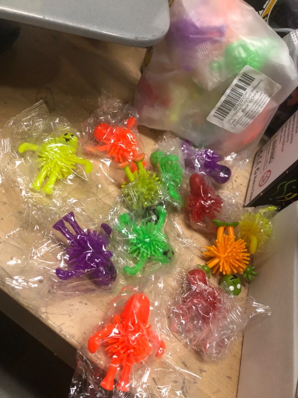 Photo 1 of 24 PCs Halloween Mini Porcupine Toys,Squeeze Stress Toys Gifts for Kids Boys Girls Halloween Party Favor, (Halloween)