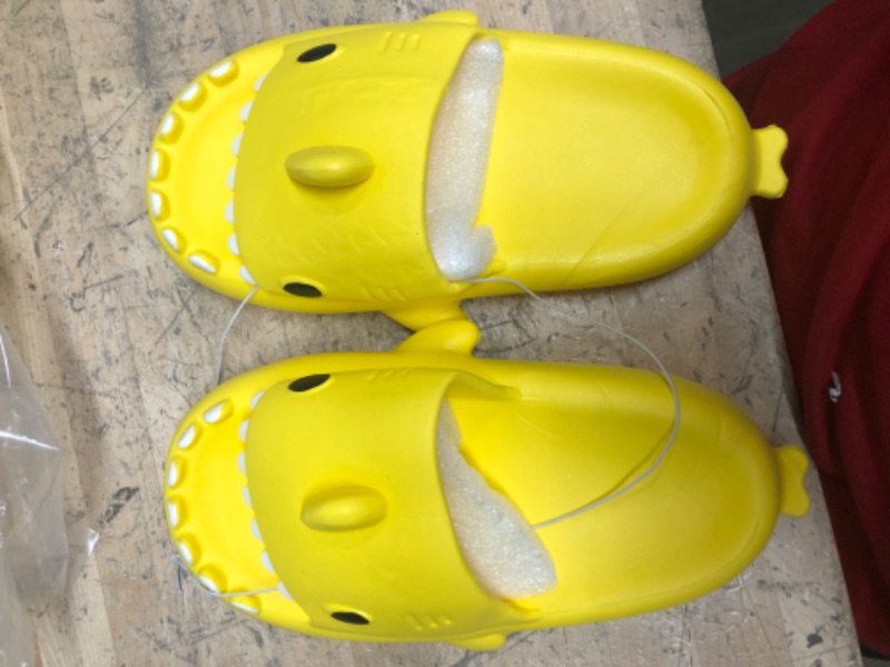 Photo 1 of Coolloog Cloud Shark Slides Men Women Summer Slippers Non-Slip Beach Shower Bathroom Sandals Pillow Thick Sole Size 7