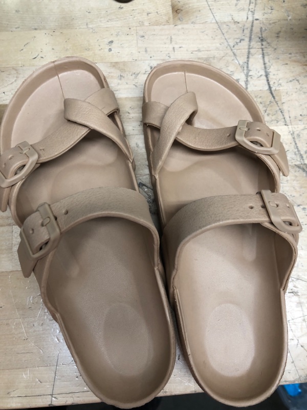 Photo 1 of BROWN SIZE 7 WOMEN'S FOAM SANDAL