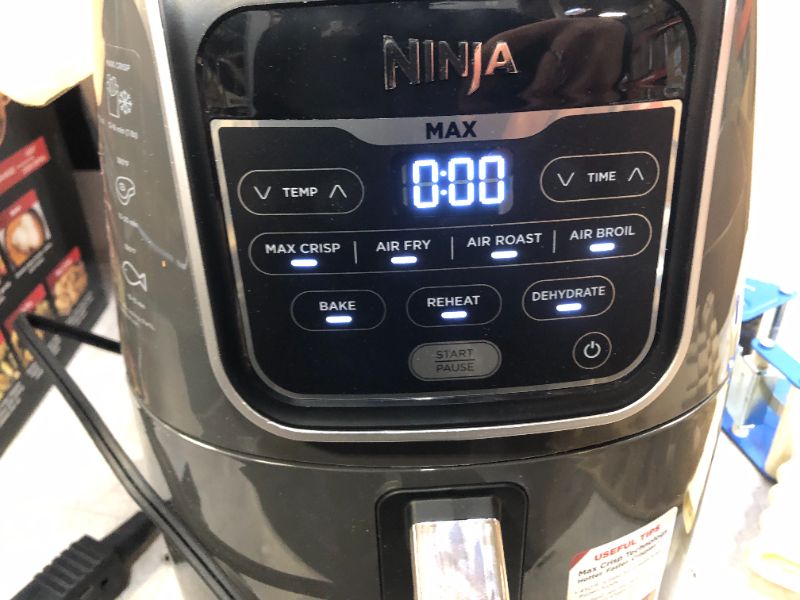 Photo 4 of Ninja 5.5 qt. Grey XL Air Fryer Max (AF161)