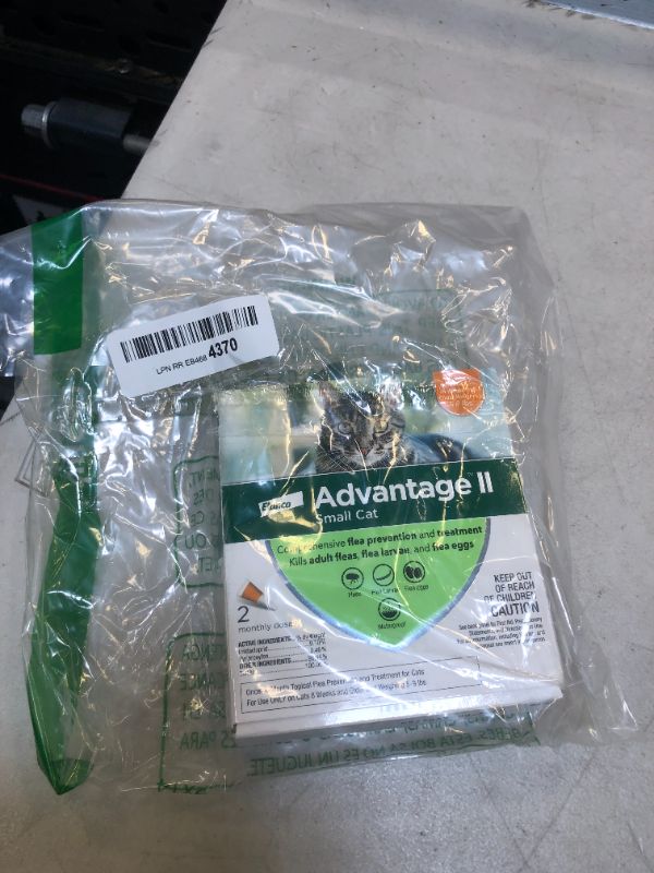 Photo 1 of Advantage II Flea Prevention and Treatment for Small Cats (5-9 Pounds), 2 Pack 2 Pack Small Cat Only