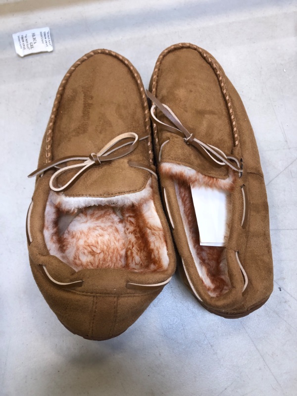 Photo 2 of Amazon Essentials Men's Warm Comfortable Slippers 10 Light Brown
 SLIGHTLY USED