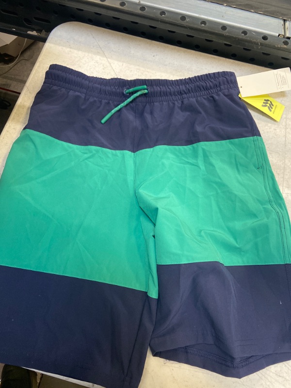 Photo 2 of Boys' Hybrid Shorts - All in Motion™
SIZE XL