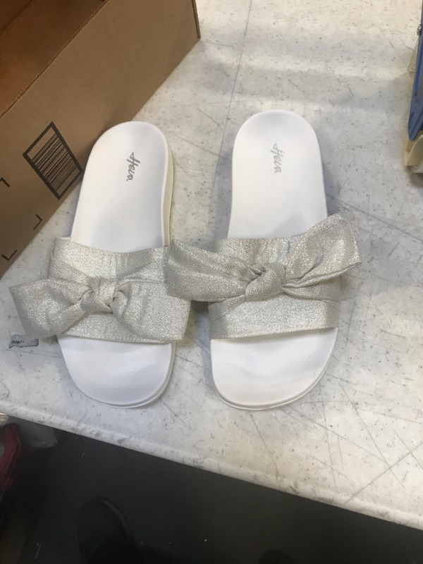 Photo 1 of FUNKYMONKEY Women's Slides Sandals Bowknot Beach Casual Comfort Slippers  ***SIZE 10**** ****BARELY USED*****