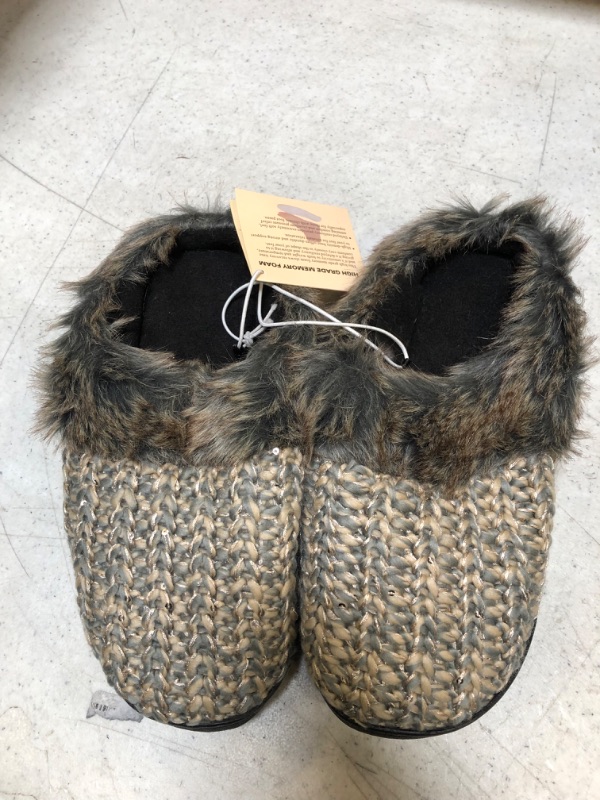 Photo 2 of DL Womens Warm Memory Foam House Slippers Winter Slip on Womens Indoor Bedroom Slippers Non-Slip ***SIZE 7-8***