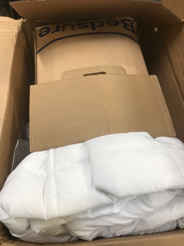 Photo 3 of Bedsure King Comforter Duvet Insert - Down Alternative White Comforter King Size, Quilted All Season Duvet Insert King Size with Corner Tabs