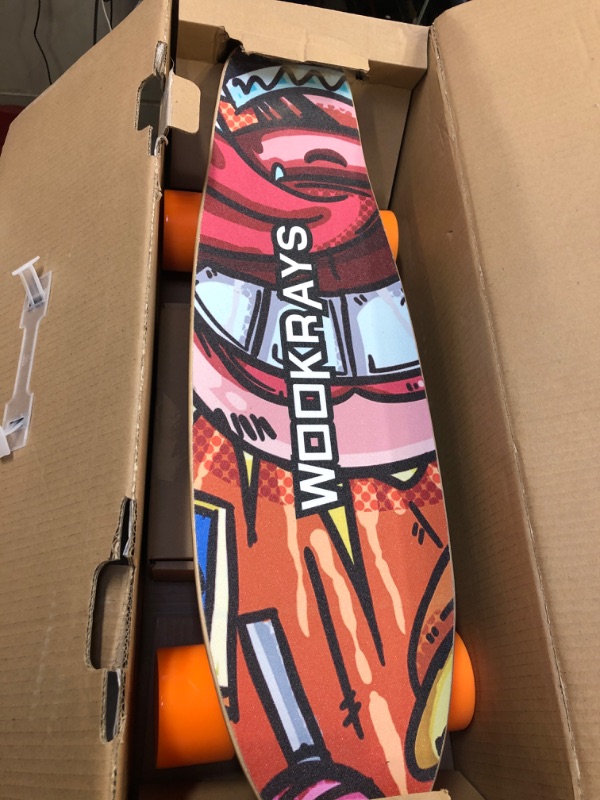 Photo 3 of Electric Skateboard Complete with Wireless Remote Control 350W Motor, 7 Lays Maple Longboard, Three-Speed Adjustable, Skate Boards Great for Teenager and Adult [US Stock]