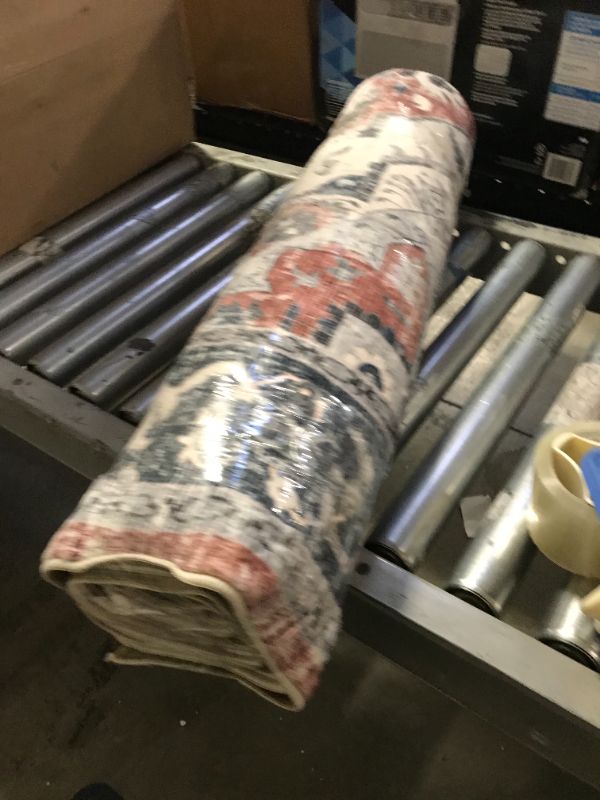 Photo 1 of 7' x 5' Area Rug 