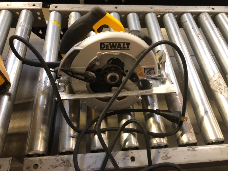 Photo 1 of DEWALT 7-1/4-Inch Circular Saw with Electric Brake, 15-Amp, Corded