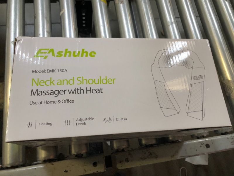 Photo 2 of EAshuhe neck and shoulder massager with heat 