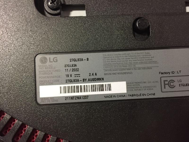 Photo 1 of LG UltraGear QHD 27-Inch Gaming Monitor 27GL83A-B - IPS 1ms (GtG), with HDR 10 Compatibility, NVIDIA G-SYNC, and AMD FreeSync, 144Hz, 
