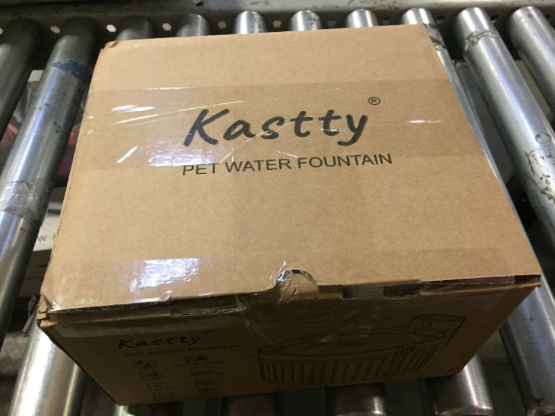 Photo 2 of Kastty pet water fountain 