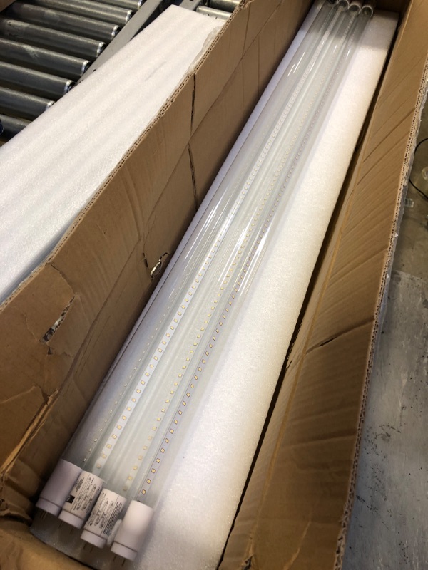Photo 1 of 4FT LED TUBE, 9 COUNT