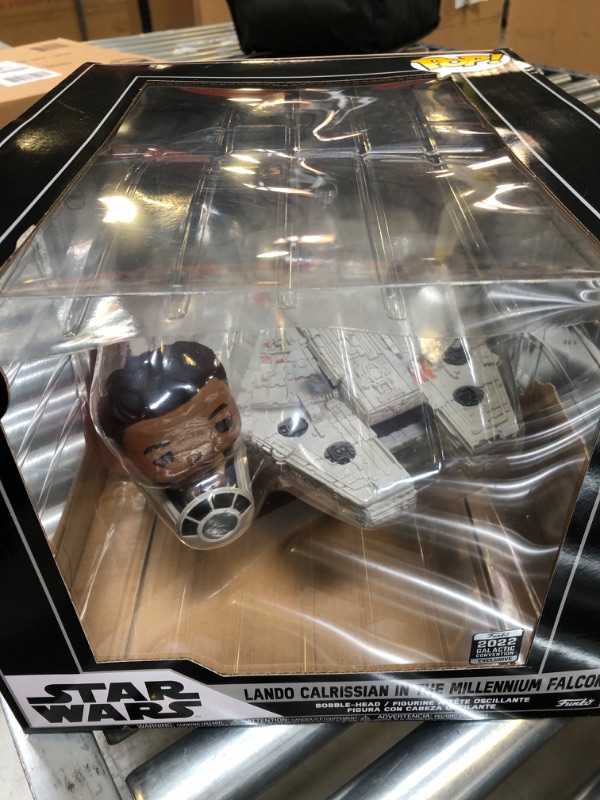 Photo 2 of Funko Pop! Ride Super Deluxe: Star Wars - Lando Calrissian in The Millenium Falcon (Shared Galactic Convention, Amazon Exclusive), Multicolor