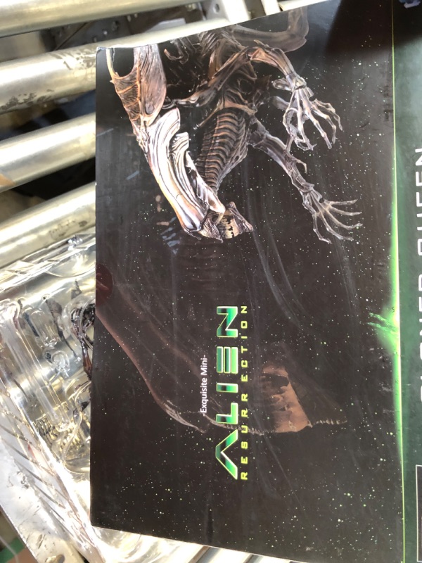 Photo 3 of Hiya Toys Alien Resurrection: Cloned Queen 1:18 Scale Action Figure, Multicolor