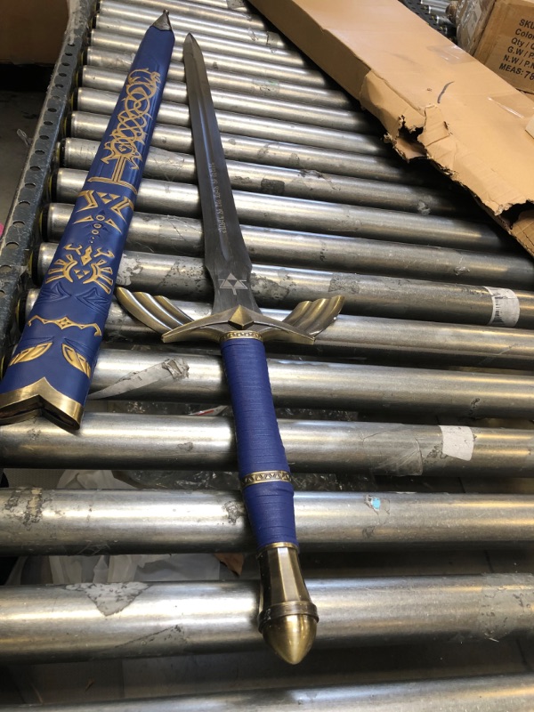 Photo 3 of Top Swords Legend of Zelda Full Tang Master Sword SHARPENED Skyward Limited Edition Deluxe w Belt 13-Blue-BKB