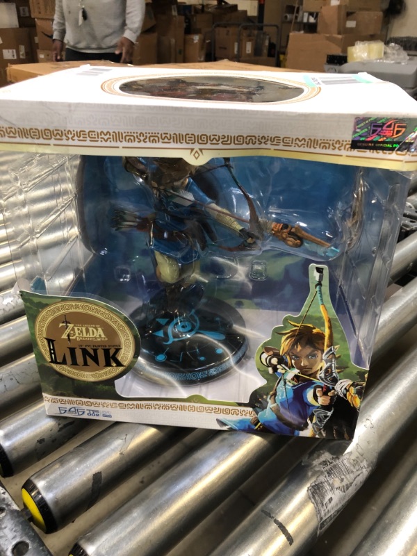 Photo 2 of First 4 Figures The Legend of Zelda: Breath of The Wild: Link Figure, Blue
NEW - DAMAGED BOX