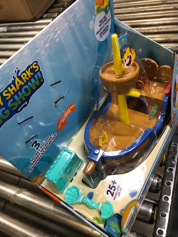 Photo 2 of WowWee Baby Shark’s Big Show! Ultimate Shipwreck Playset