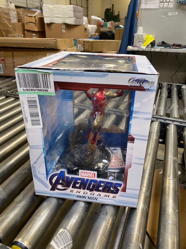 Photo 2 of DIAMOND SELECT TOYS Marvel Gallery: Avengers Endgame Iron Man Mk85 PVC Figure, Multicolor
