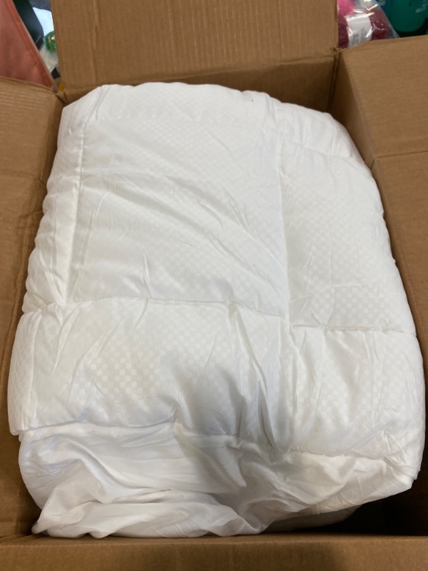 Photo 2 of MATBEBY Bedding Quilted Fitted Twin Mattress Pad Cooling Breathable Fluffy Soft Mattress Pad Stretches  White, Mattress Topper Mattress Protector