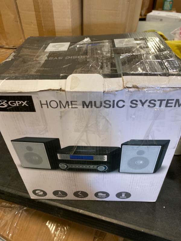 Photo 1 of GPX HC221B Horizontal AM/FM/CD Player