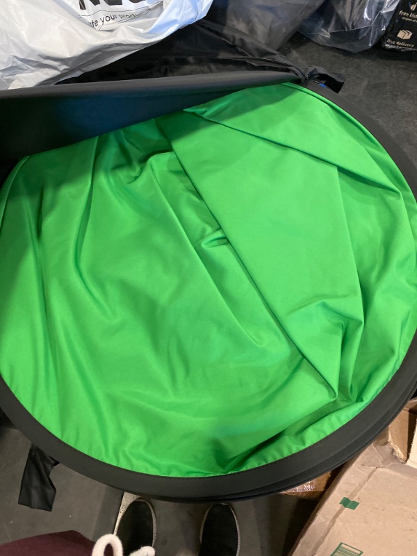 Photo 2 of Neewer Chromakey Backdrops, Double-Sided Green Screen and Blue Screen, 2-in-1 Collapsible and Reversible Background for Photography, Gaming and Live Streaming, 5×7'