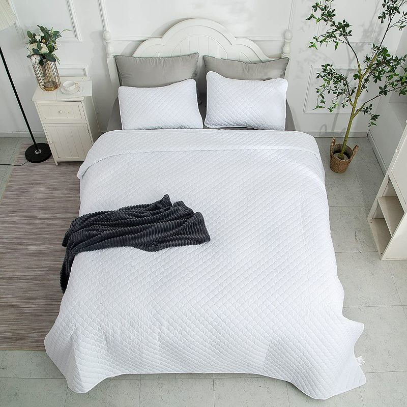 Photo 1 of Vessia Luxury 3-Piece Bed Quilt Set King Size(White) - Ultra Soft Lightweight Bedspreads - Ruffle Designed Reversible Coverlet(Includes 1 Quilt, 2 Shams) NEW 