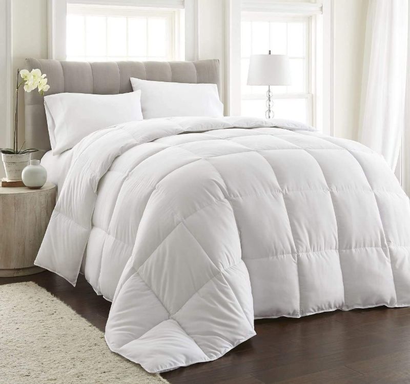 Photo 1 of Queen Size 88"x88" White Down Alternative Comforter