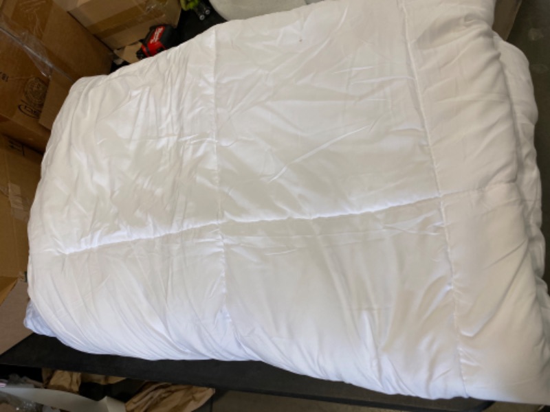 Photo 2 of Utopia Bedding Down Alternative Comforter (Twin, White) - All Season Comforter - Plush Siliconized Fiberfill Duvet Insert
