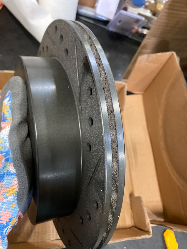 Photo 1 of Dynamic Friction Company 3000 Ceramic Brake Pads 1310-1073-00-Rear Set For 2004-2006 Mazda MPV DFC 3000 Ceramic Brake Pads, Rotor (Unknow for which car)
