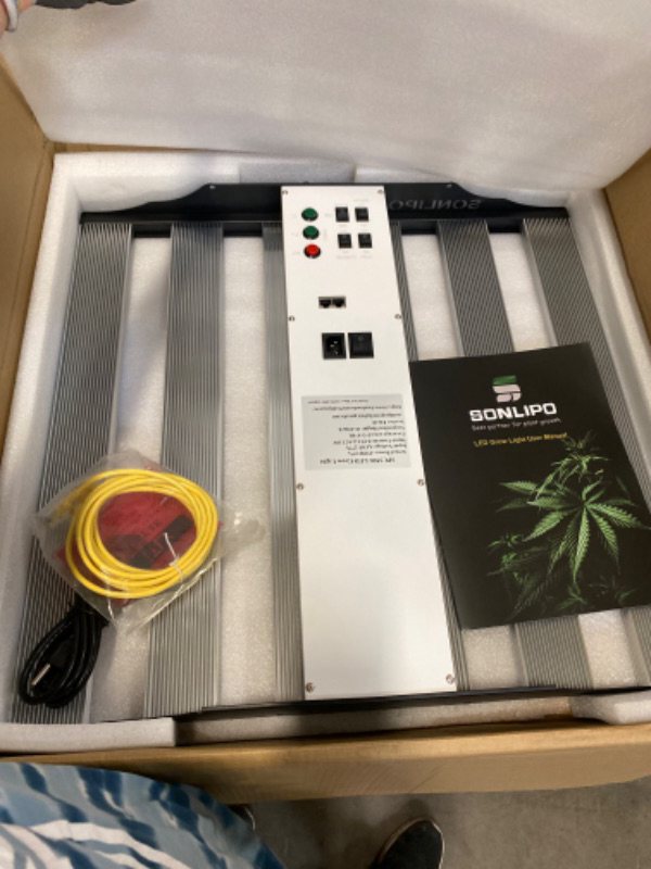 Photo 2 of Sonlipo SPC3000 LED Grow Light, Coverage with LEDs Sunlike Full Spectrum with UV & IR, Dimmable Daisy Chain Timer Veg & Bloom Grow Lamp Hydroponic Indoor Plants Seeding Flower NEW 