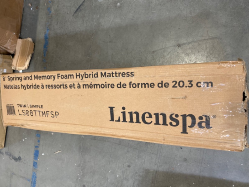 Photo 3 of LINENSPA 8 Inch Memory Foam and Innerspring Hybrid Mattress ,twin, Medium Firm 8 Inch Mattress Only Twin NEW 