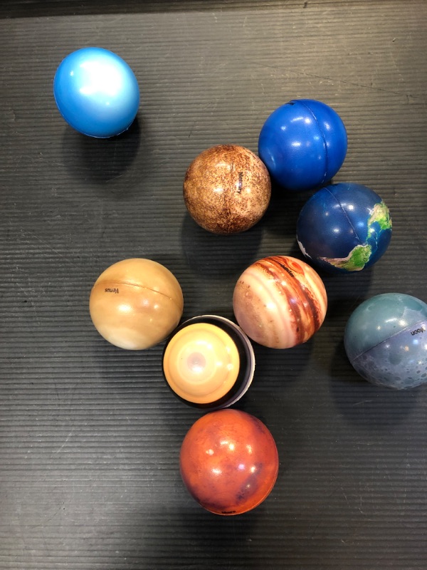 Photo 2 of Solar System Stress Ball for Kids and Adult 10 Piece, with mesh Storing Bag, Anti Stress Solar Planets Balls (Planet Balls)  *MISSING SUN**