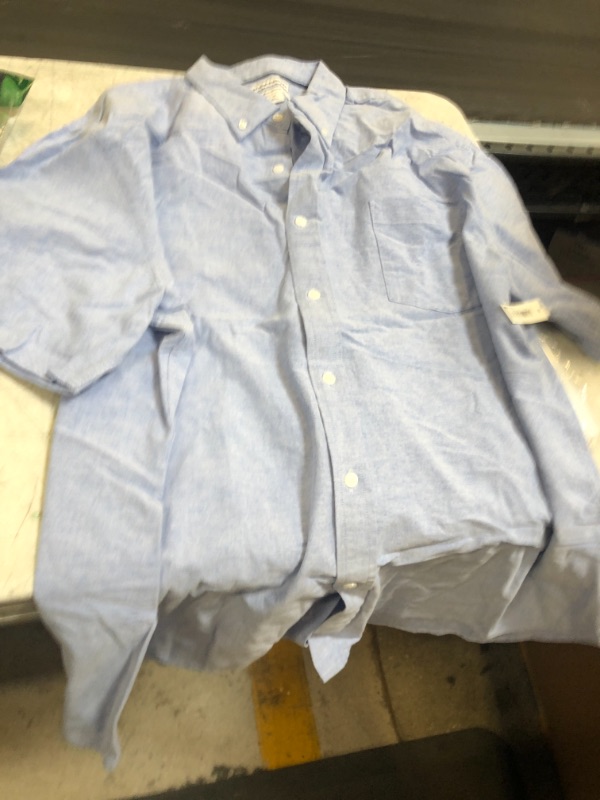 Photo 1 of Amazon Essentials Men's Regular-Fit Short-Sleeve Pocket Oxford Shirt SIZE XX-Large Blue