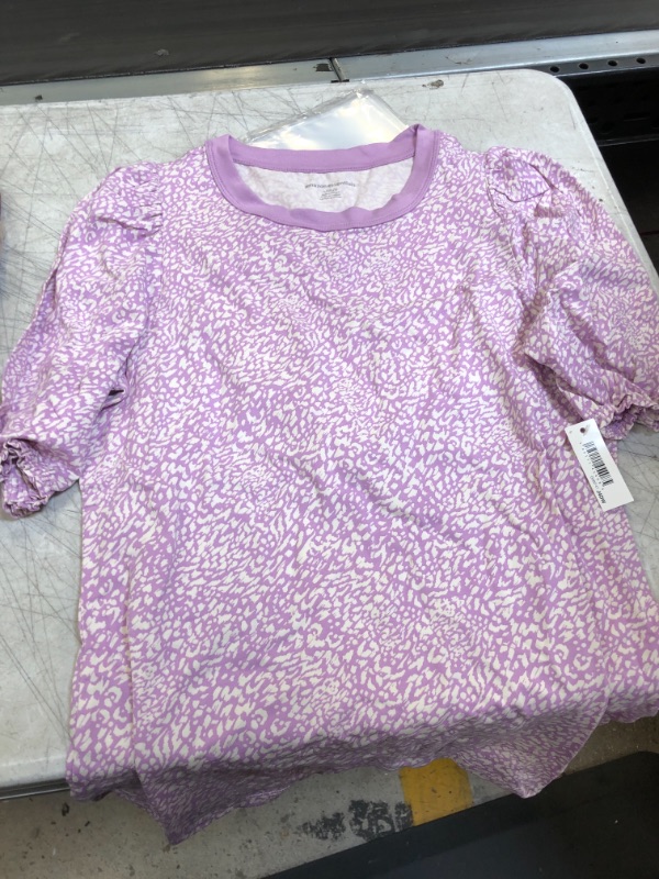 Photo 2 of Amazon Essentials Women's Classic-Fit Puff Short-Sleeve Crewneck T-Shirt SIZE Small Lilac/White, Ikat/Animal