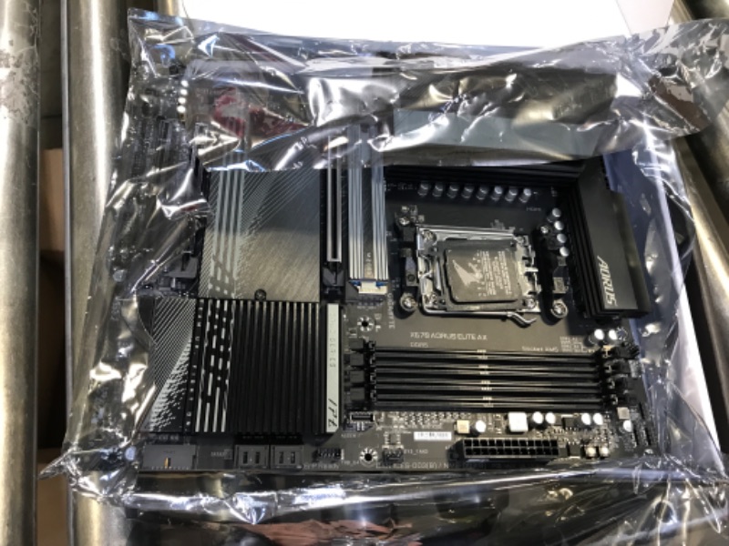 Photo 2 of GIGABYTE X670 AORUS Elite AX (AM5/ LGA 1718/ AMD/ X670/ ATX/ 5 Year Warranty/ DDR5/ Quad M.2/ PCIe 5.0/ USB 3.2 Gen2X2 Type-C/AMD WiFi 6E/ 2.5GbE LAN/Q-Flash Plus/M.2 EZ-Latch/Gaming Motherboard) X670 AORUS ELITE AX Bundle X670