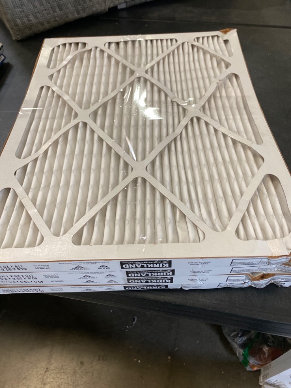 Photo 2 of Kirkland Signature 2200 High Performance Furnace Filters, 4-pack NEW