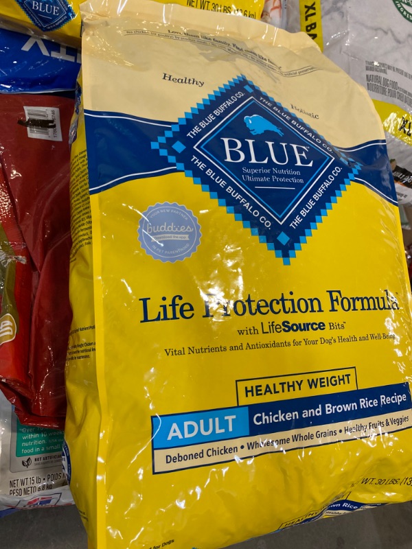 Photo 3 of Blue Buffalo Life Protection Formula Natural Adult Healthy Weight Dry Dog Food, Chicken and Brown Rice 30-lb NEW 
