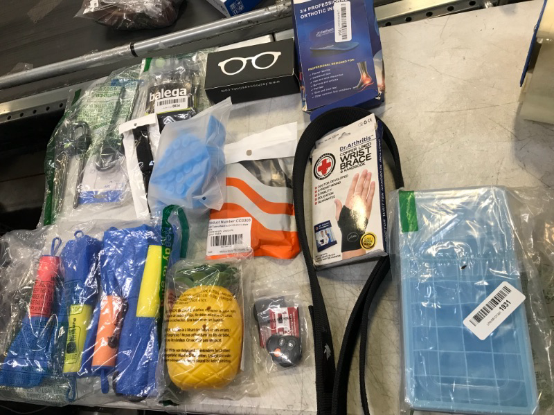 Photo 1 of 13 PCS MISC. ITEMS 