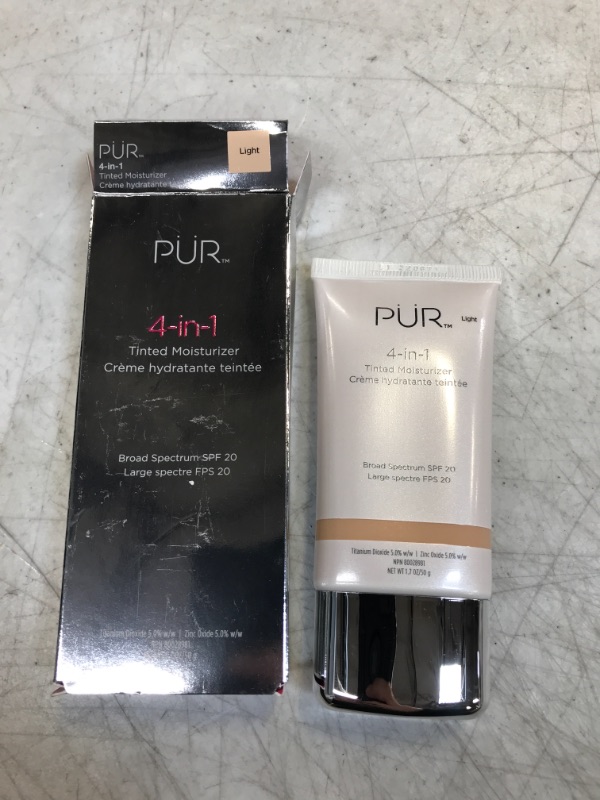 Photo 1 of PÜR 4-in-1 Tinted Moisturizer With SPF 20 - Hydrating Face Moisturizer, Primer, & Foundation With Shea Butter, Aloe Vera & Vitamin B3 - Vegan Friendly - Free of Paraben, Gluten & BPA Light
EXP 03/25