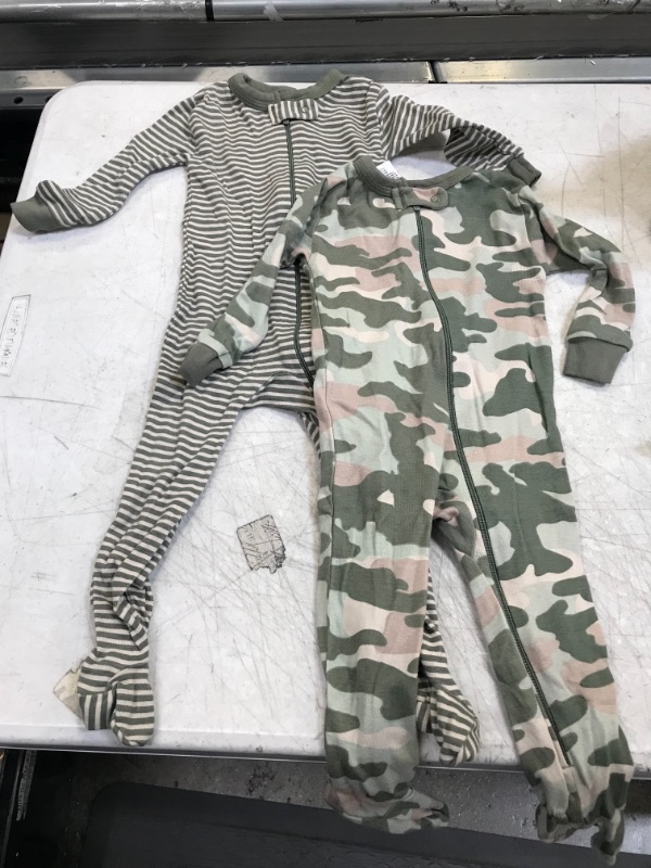 Photo 1 of 2 PCK ONESIE 8M